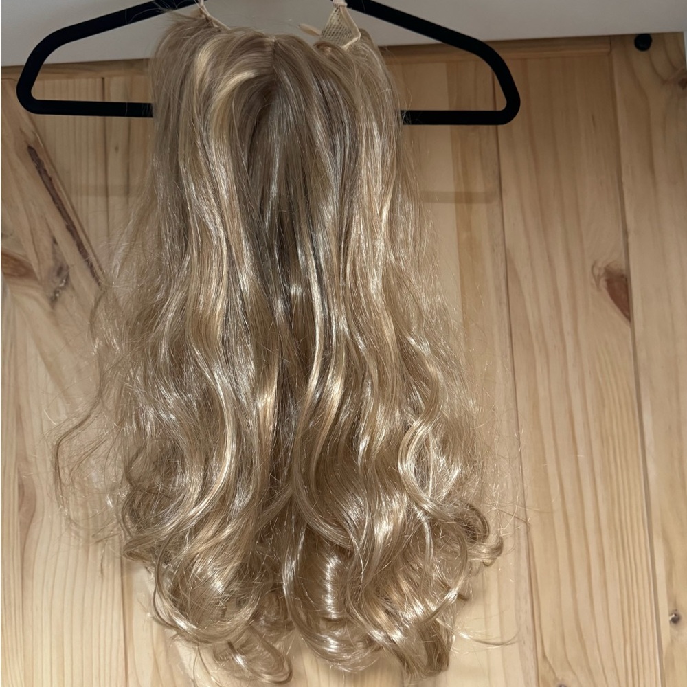 Blonde Wavy Hair Extension